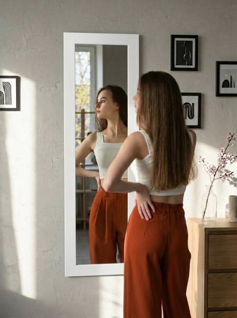 Зеркало настенное BeautyStyle 9 белый 138 см х 35 см Зеркало настенное BeautyStyle 9 белый 138 см х 35 см