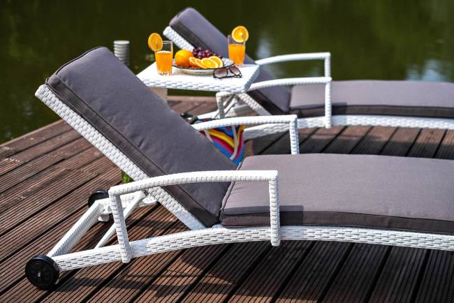 Комплект для отдыха из искусственного ротанга MILANO белый Joygarden Комплект для отдыха из искусственного ротанга MILANO белый Joygarden